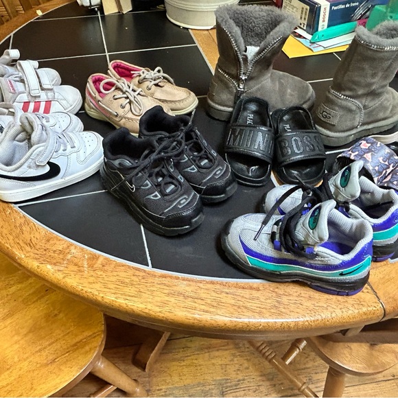 All girls/unisex sneakers uggs Nikes Addis’s sperrys bundle - Picture 2 of 11